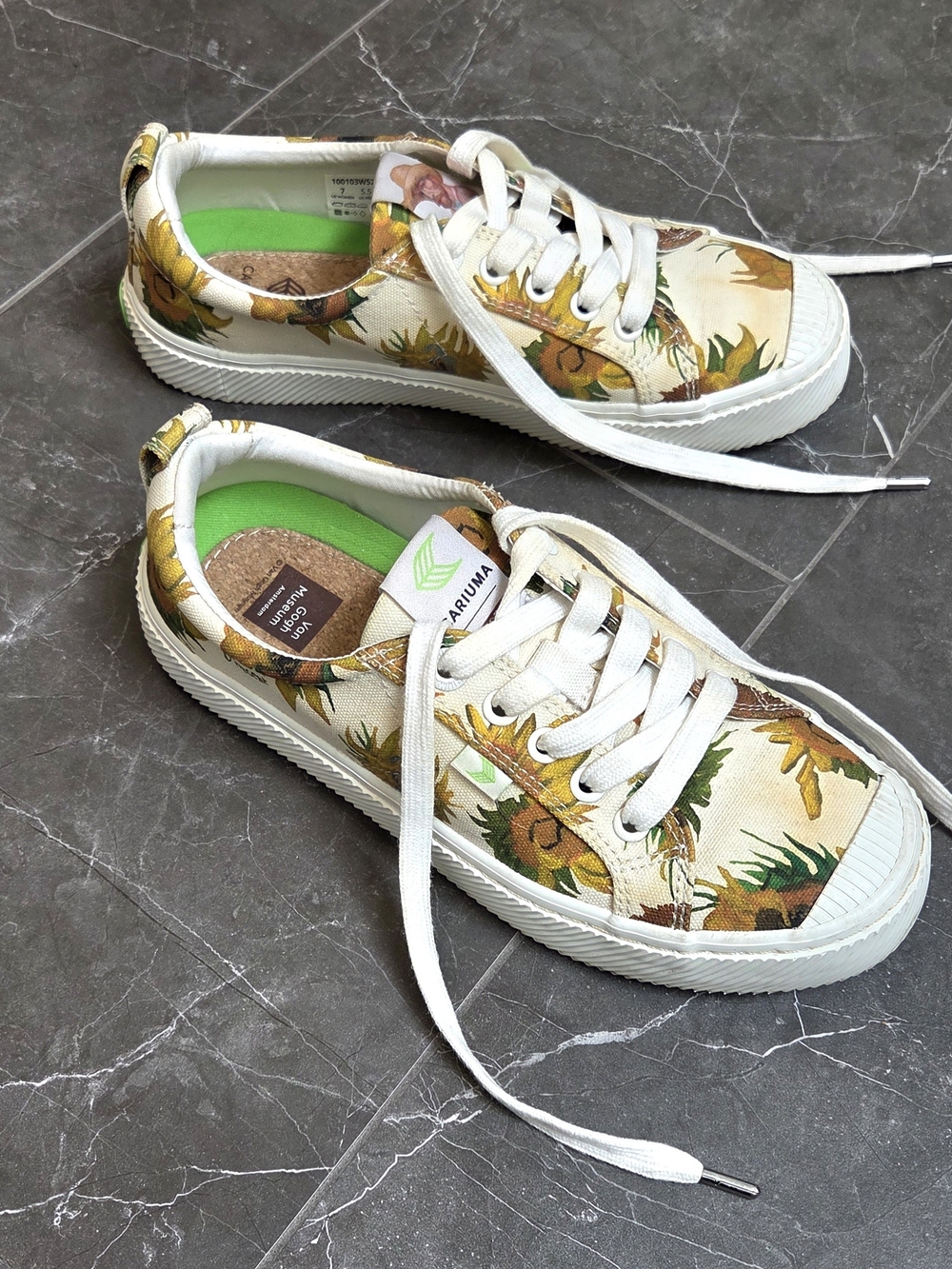 Cariuma x Van Gogh Museum Eca Canvas Low Sneakers in Sunflower Design - Picture 2 of 7
